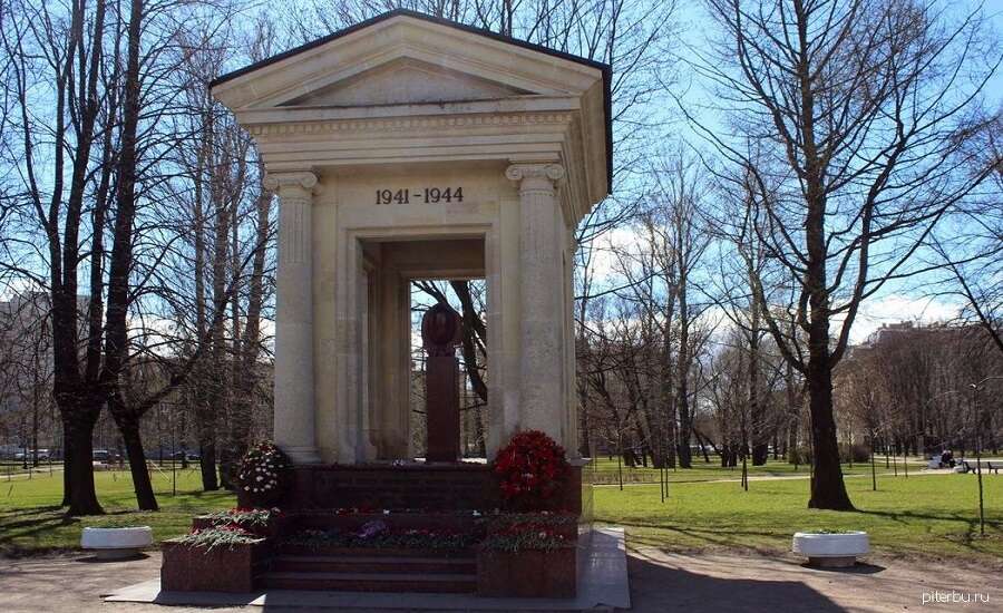 Moskovsky Victory Park, Rotonda